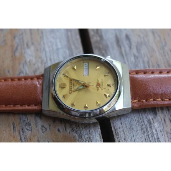 Vintage 1974 Citizen Automatic Mens Silver Watch W/daydate & Gold accents - Picture 3 of 5
